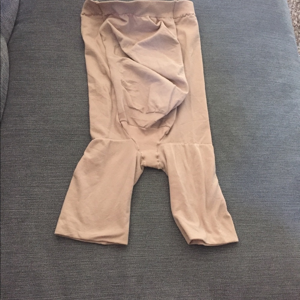 Assets maternity shape wear shorts